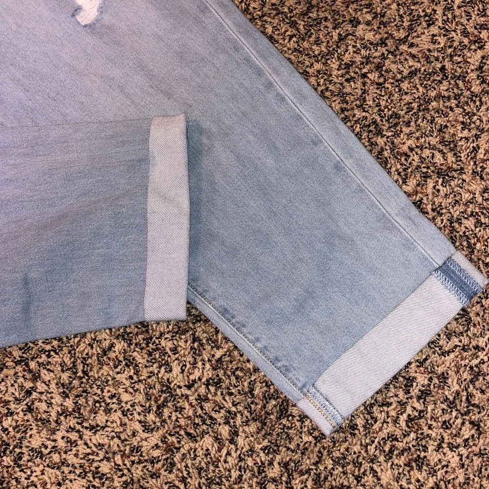 Universal Thread Boyfriend Light Blue Distressed Jeans | NWT - Picture 4 of 11